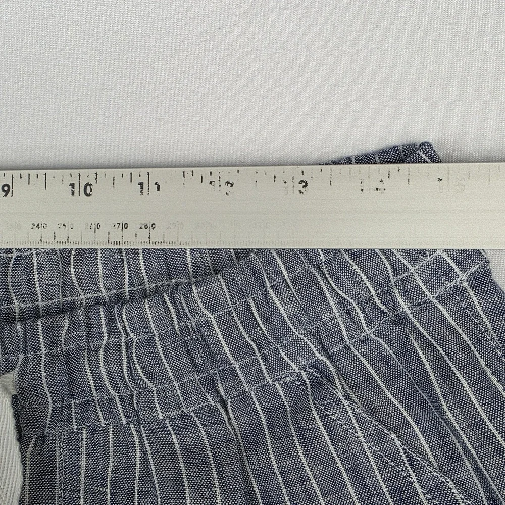 Quince Women's 100% European Linen Shorts Medium M Blue Chambray Stripe New - Picture 7 of 10